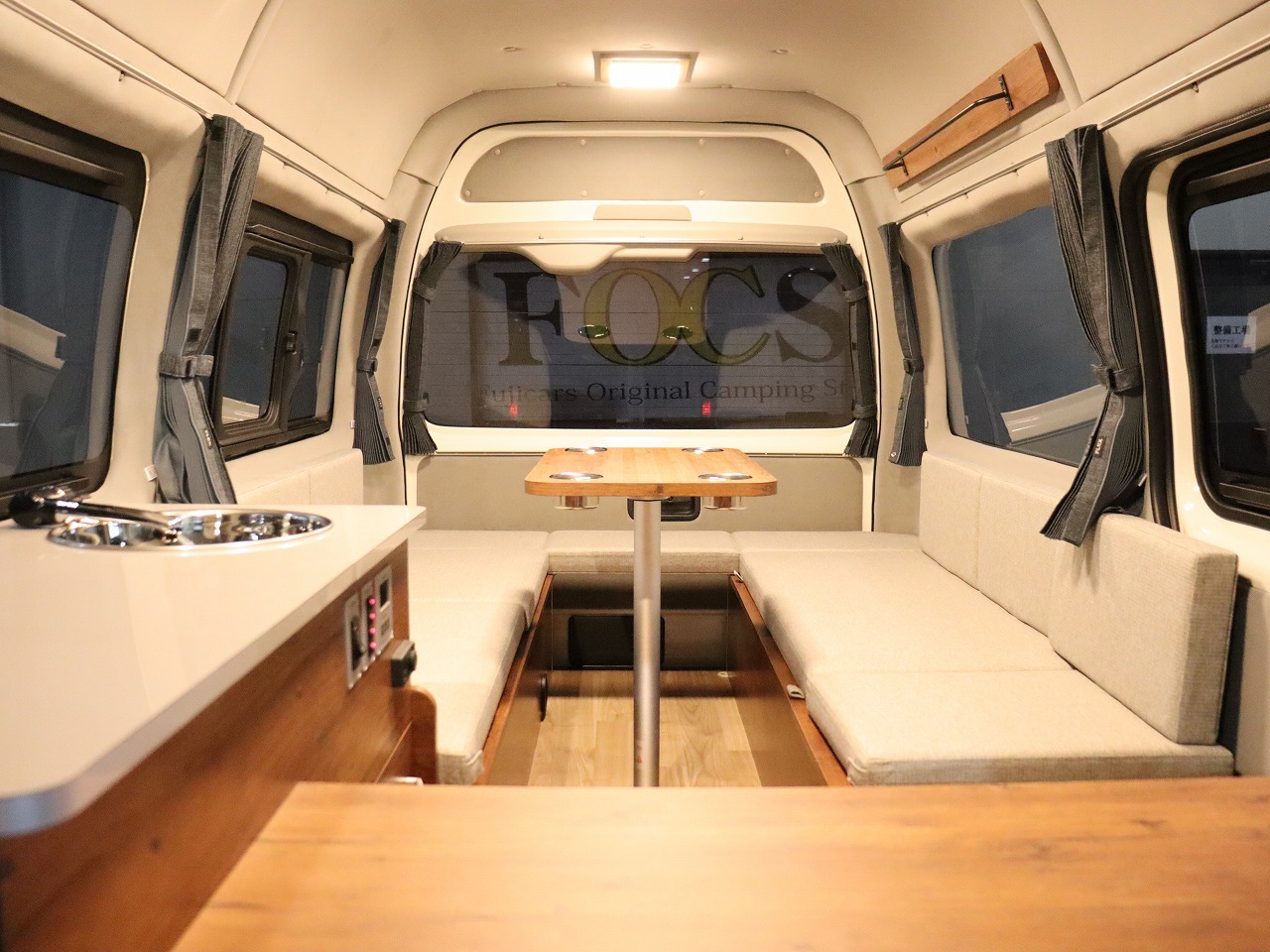 キャンピングカーバンコン