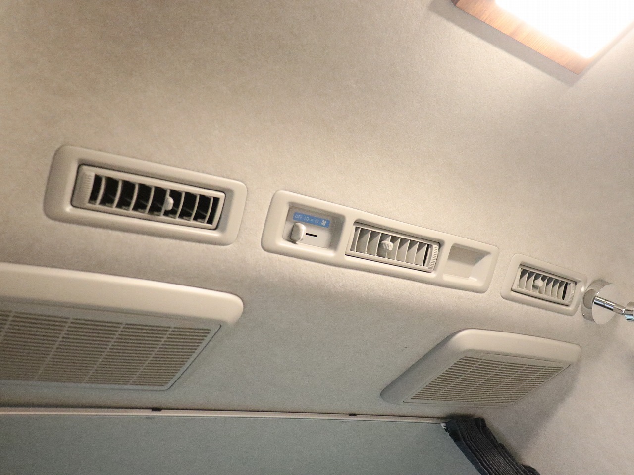 キャンピングカーバンコン