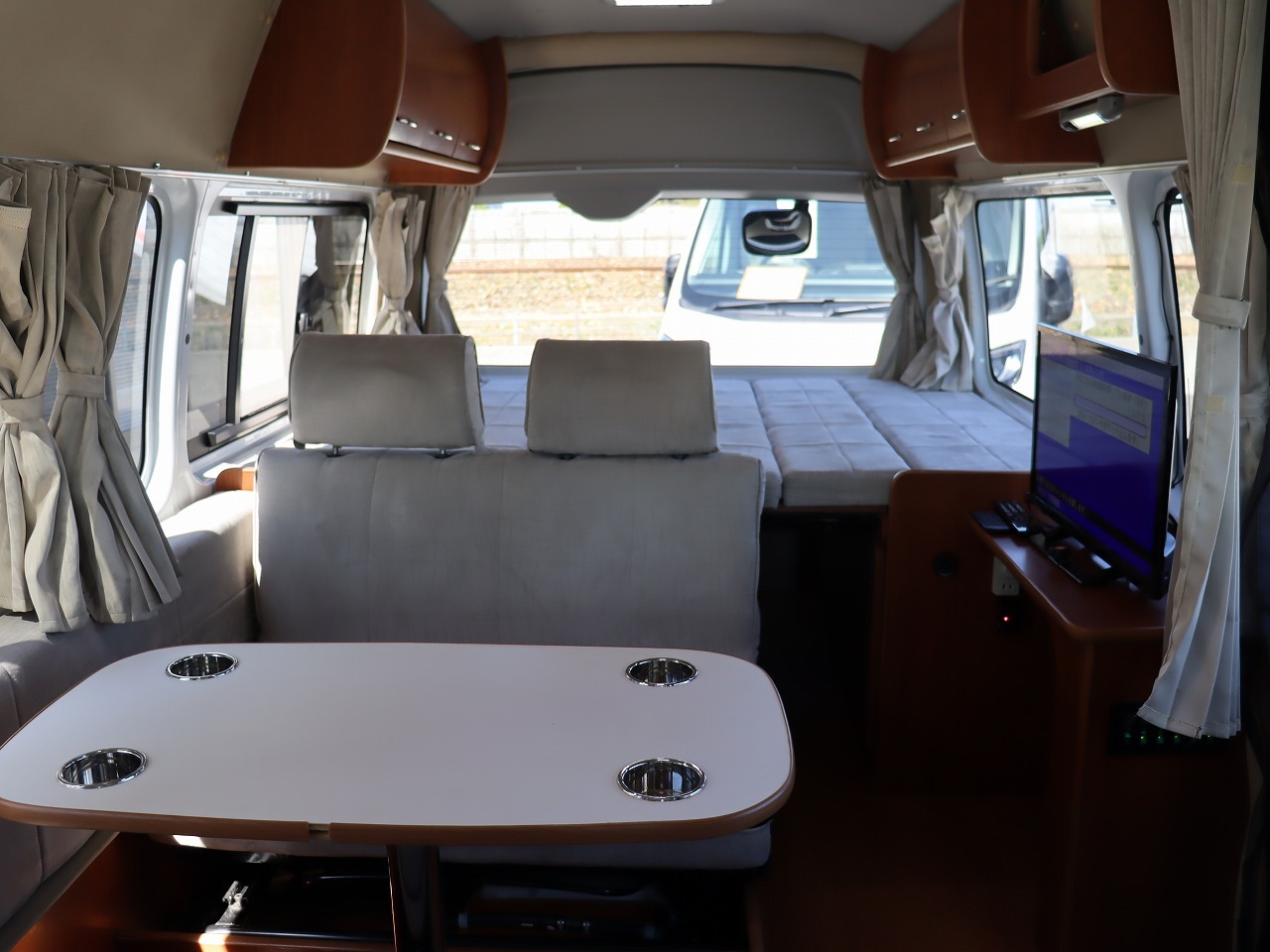 キャンピングカーバンコン