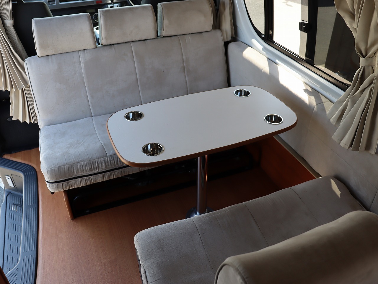 キャンピングカーバンコン