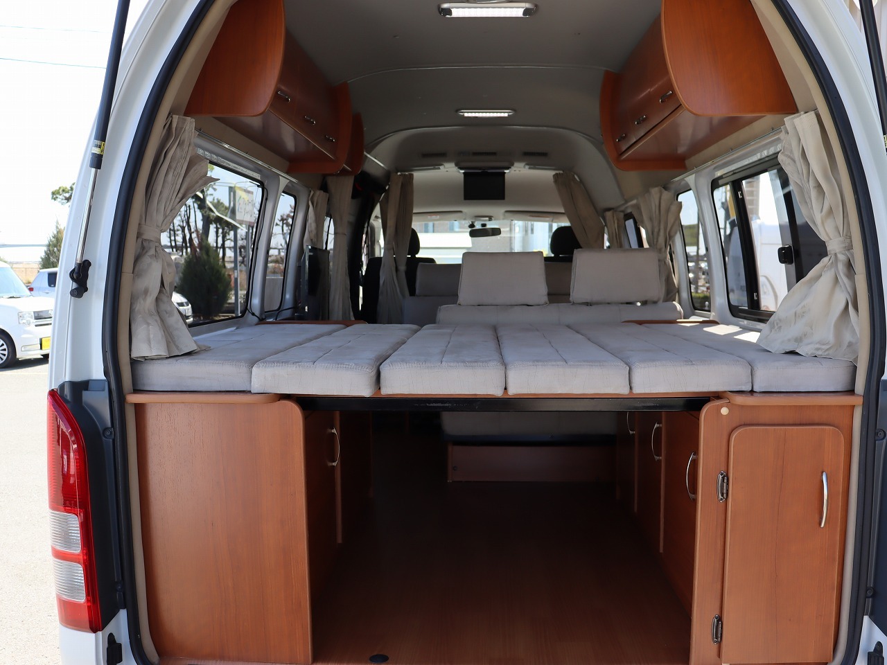 キャンピングカーバンコン