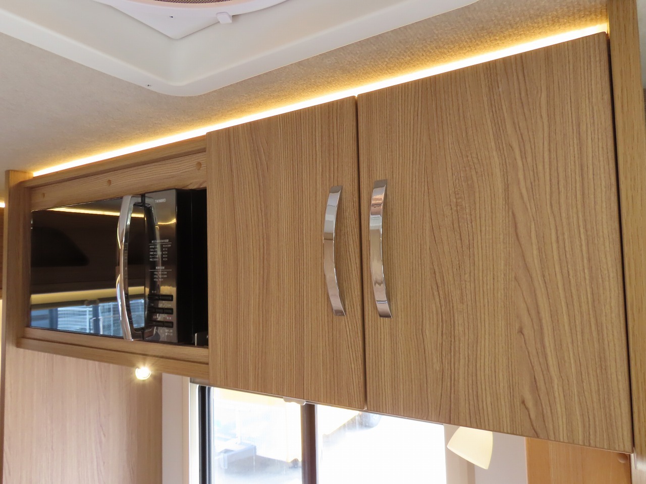 キャンピングカーキャブコン