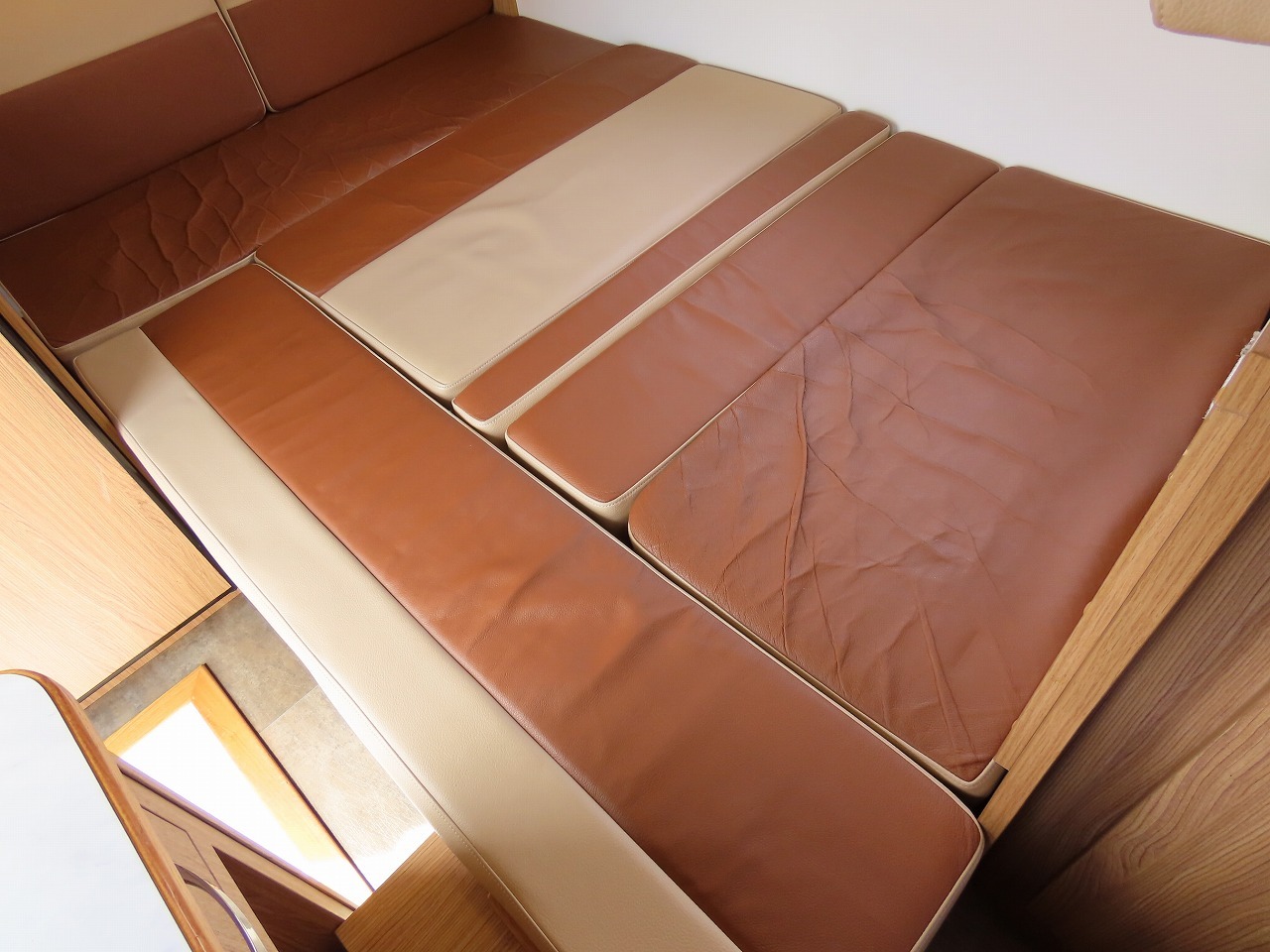 キャンピングカーキャブコン