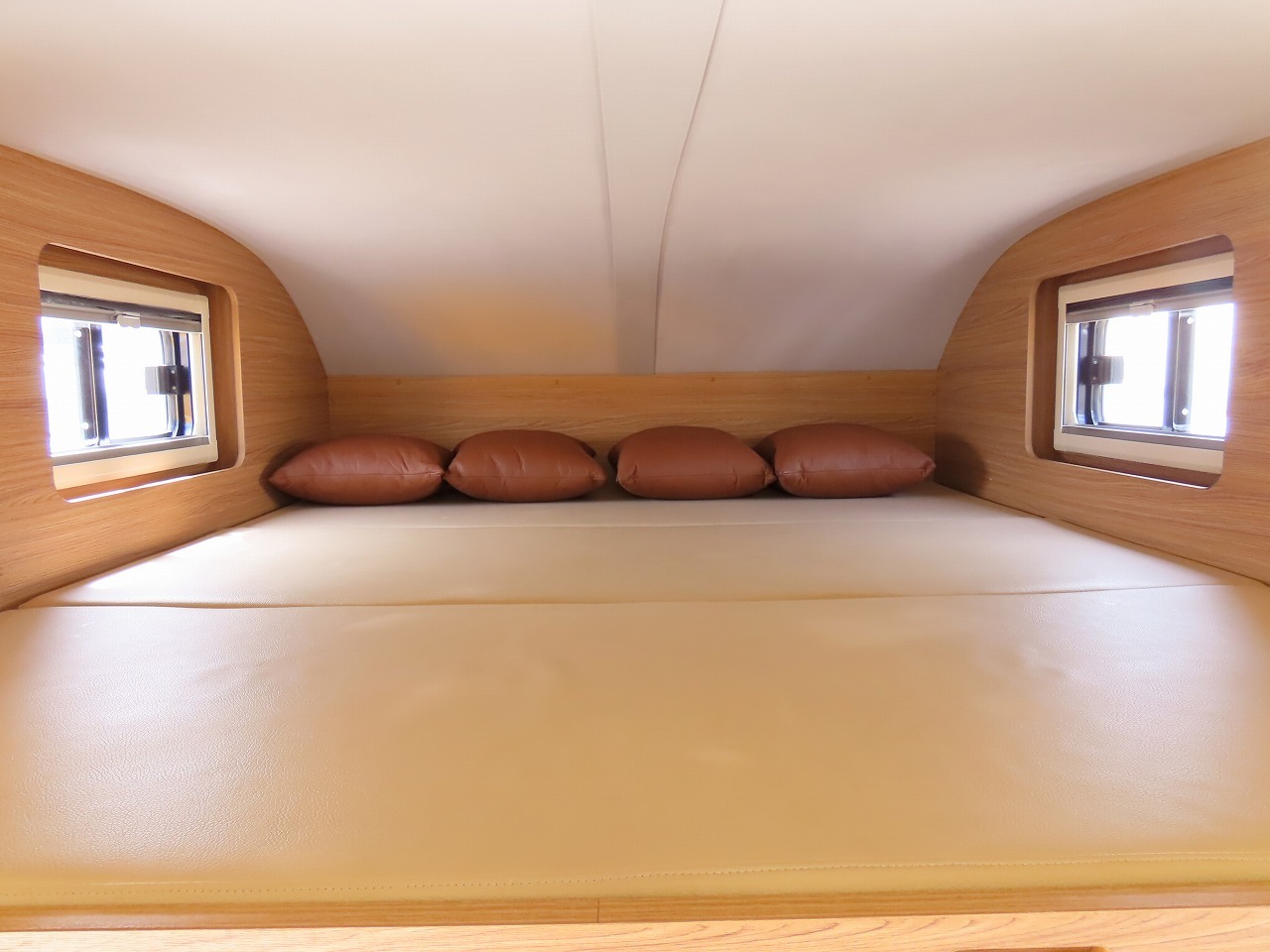 キャンピングカーキャブコン