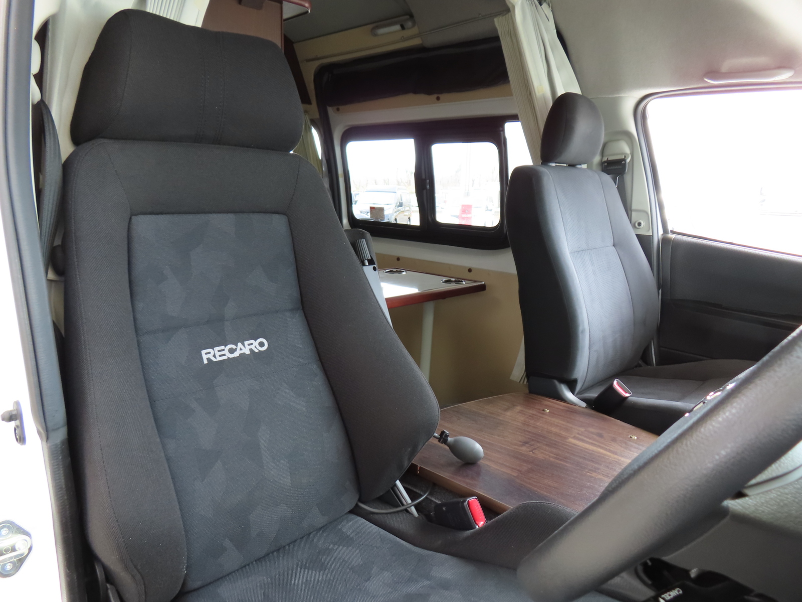 キャンピングカーバンコン