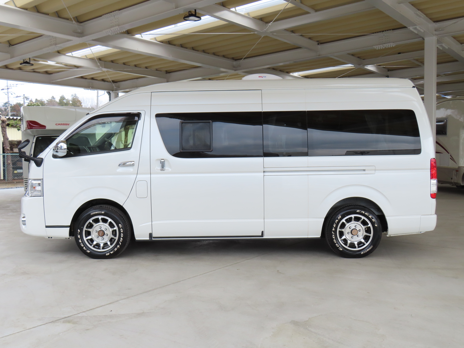 キャンピングカーバンコン