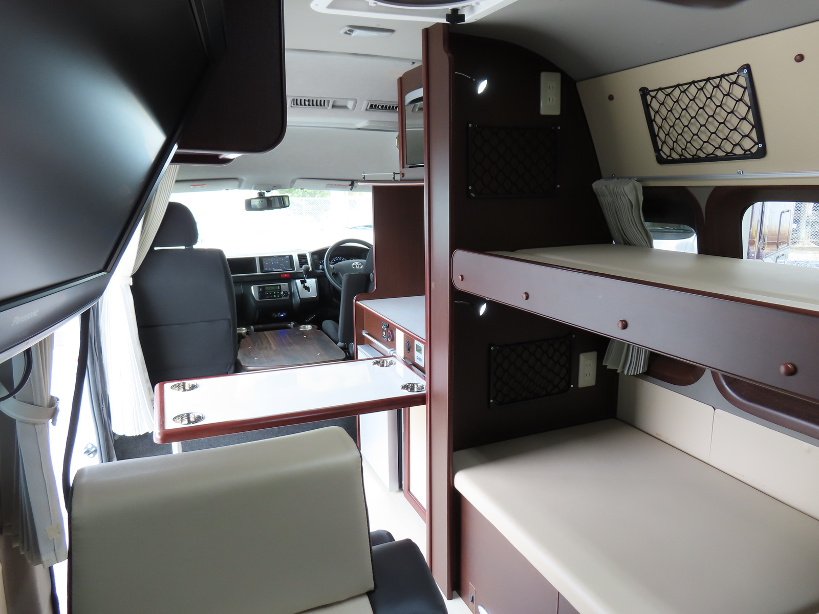 キャンピングカーバンコン