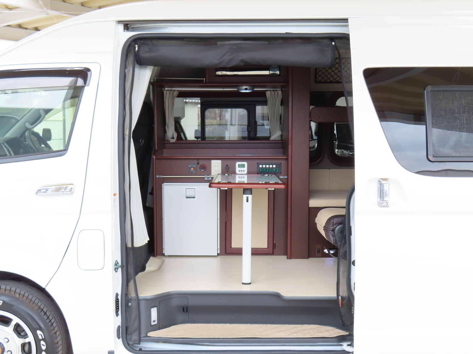 キャンピングカーバンコン