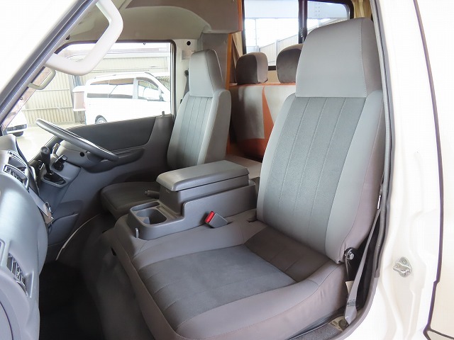 キャンピングカーキャブコン