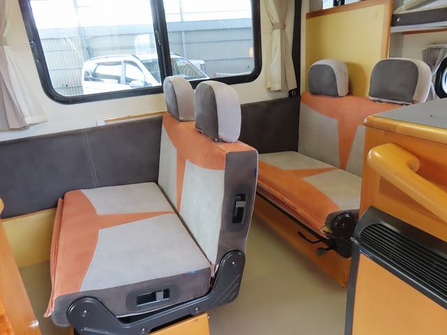 キャンピングカーキャブコン