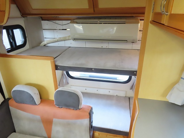 キャンピングカーキャブコン