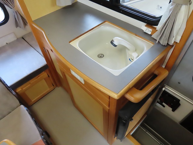 キャンピングカーキャブコン