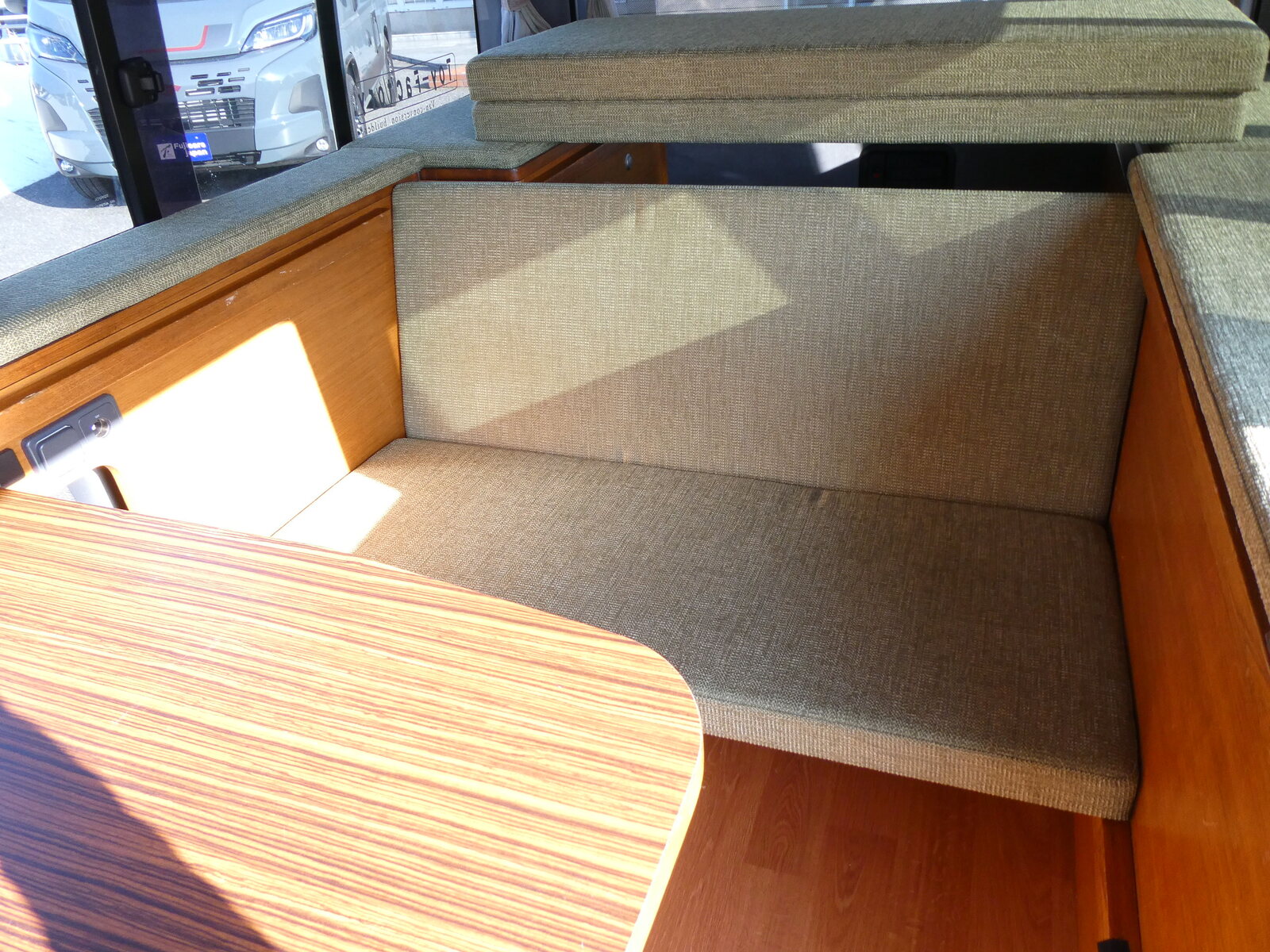 キャンピングカーバンコン