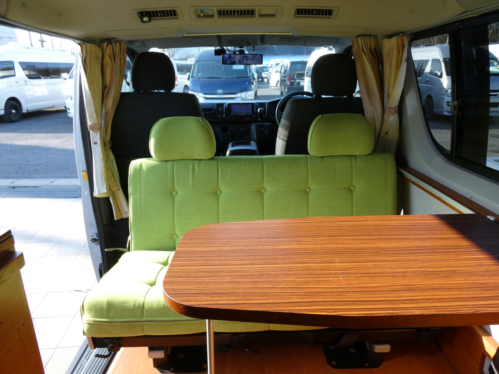 キャンピングカーバンコン