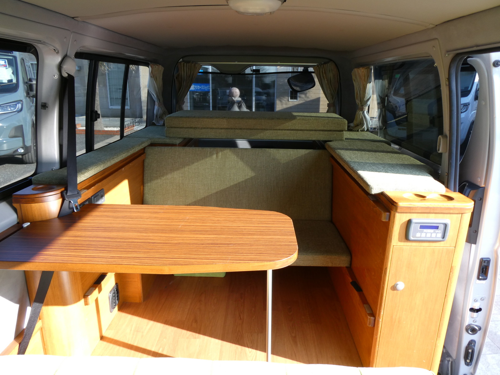 キャンピングカーバンコン