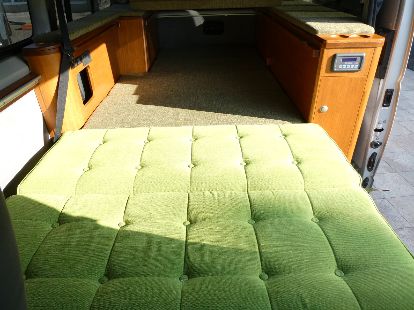 キャンピングカーバンコン