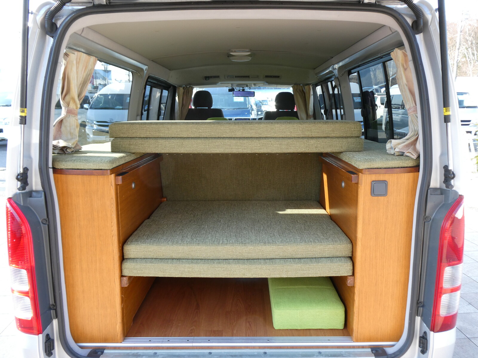 キャンピングカーバンコン