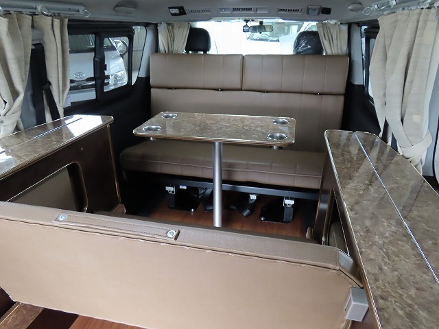 キャンピングカーバンコン