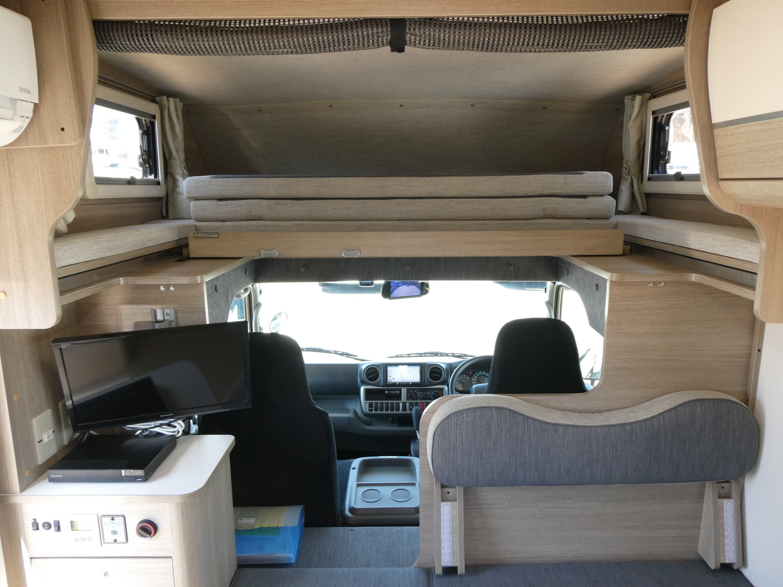 キャンピングカーキャブコン