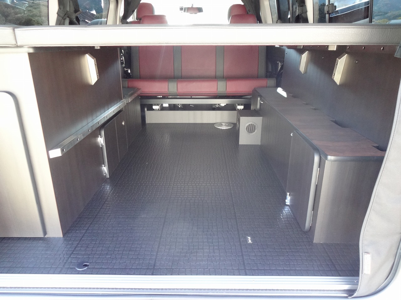 キャンピングカーバンコン