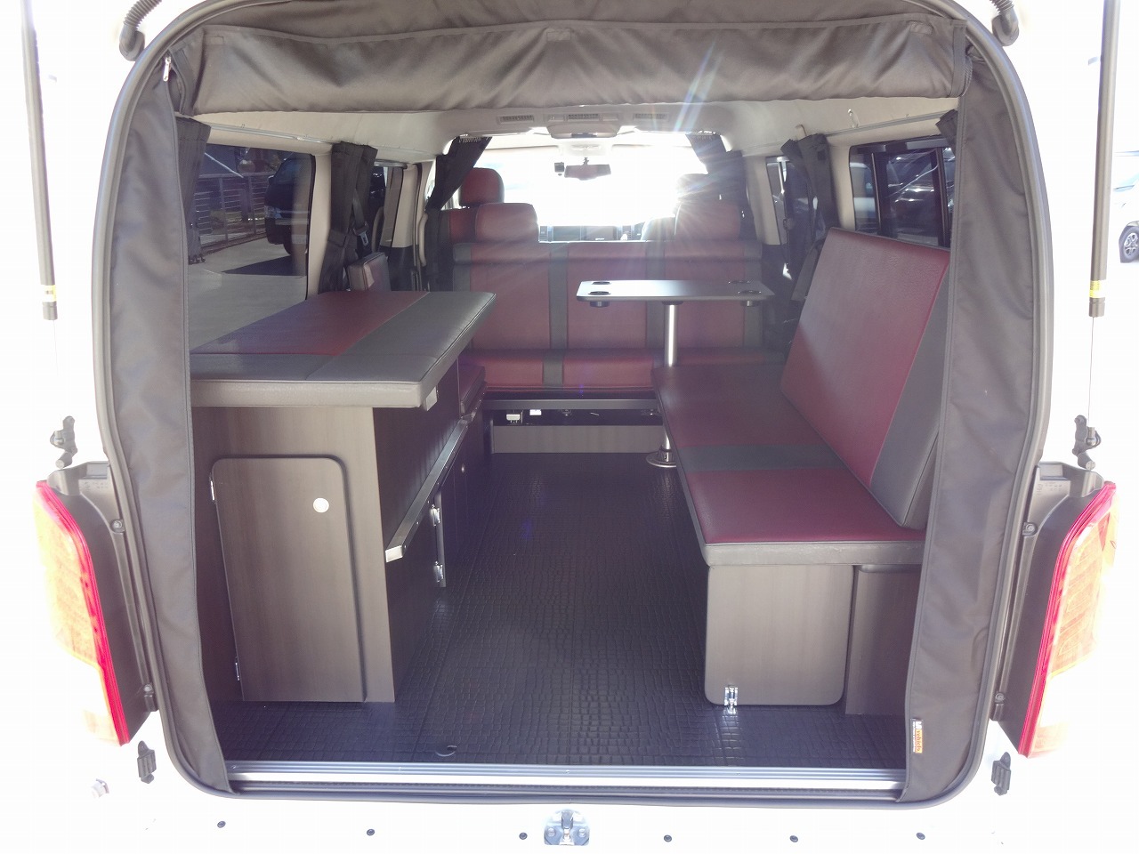 キャンピングカーバンコン