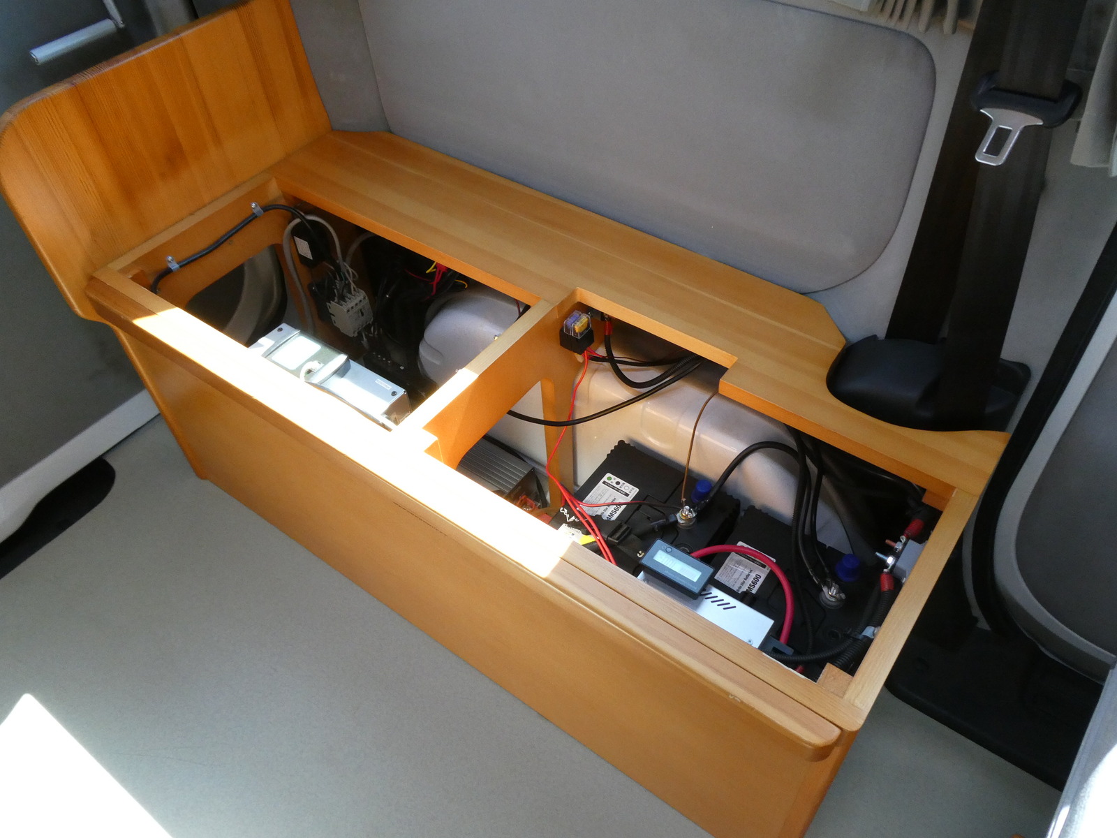 キャンピングカーバンコン