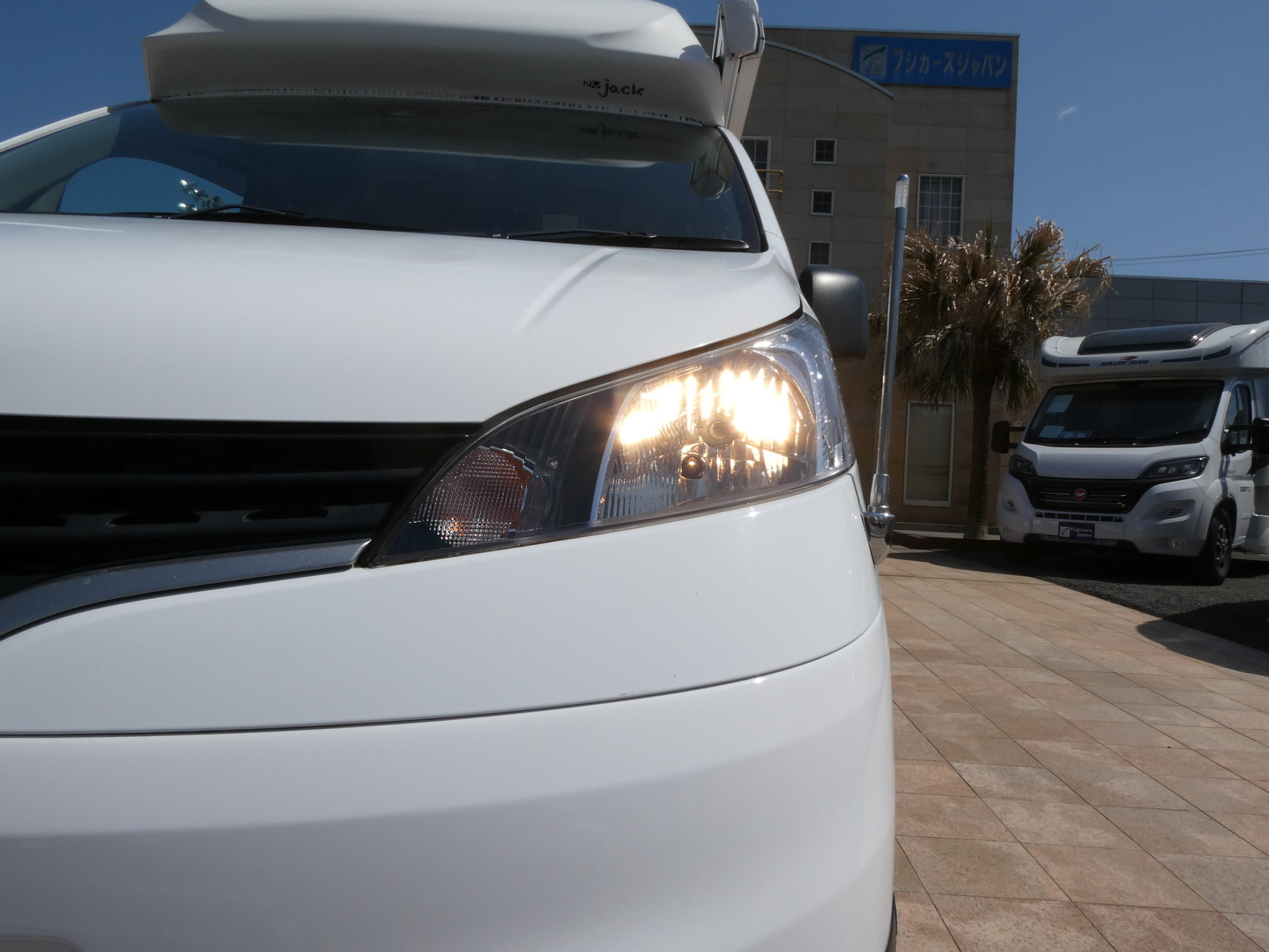 キャンピングカーバンコン