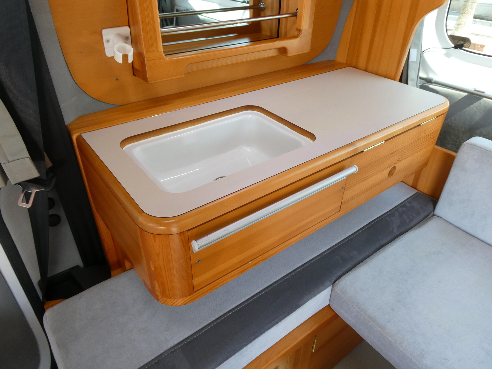 キャンピングカーバンコン