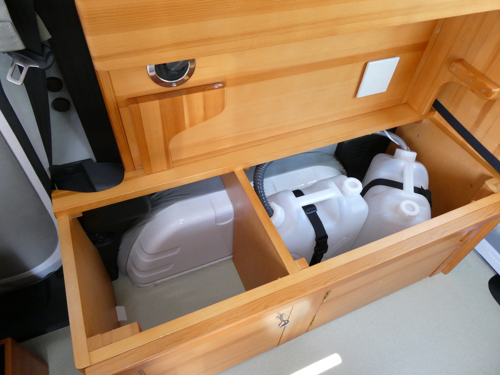 キャンピングカーバンコン