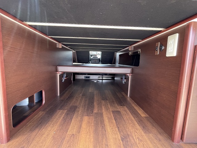 キャンピングカーバンコン