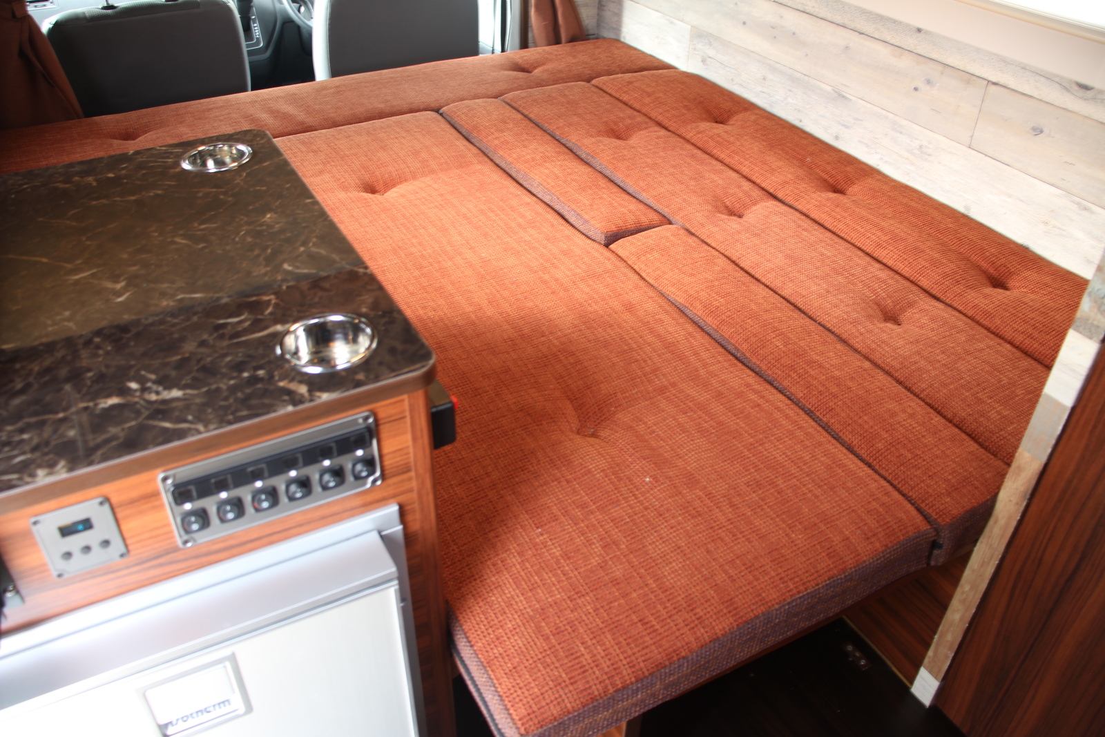 キャンピングカーキャブコン