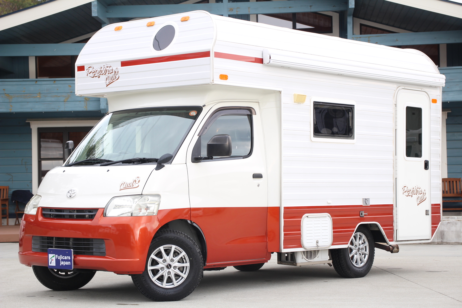 キャンピングカーキャブコン