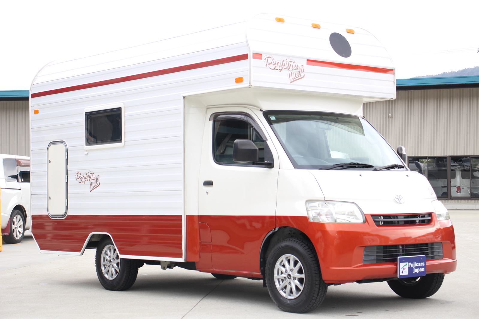 キャンピングカーキャブコン