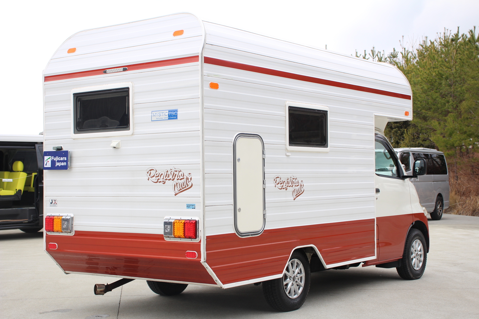 キャンピングカーキャブコン