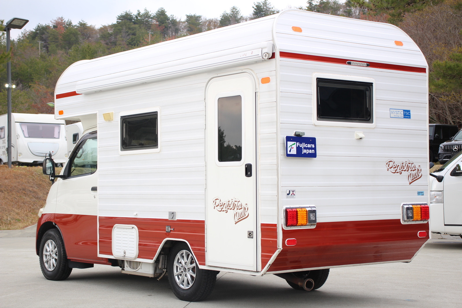 キャンピングカーキャブコン