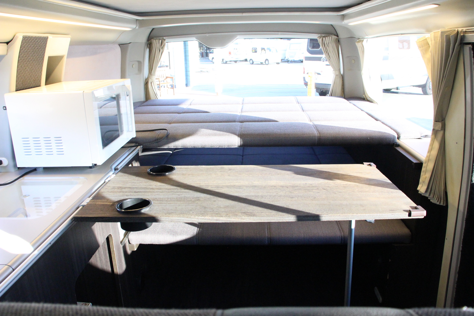 キャンピングカーバンコン