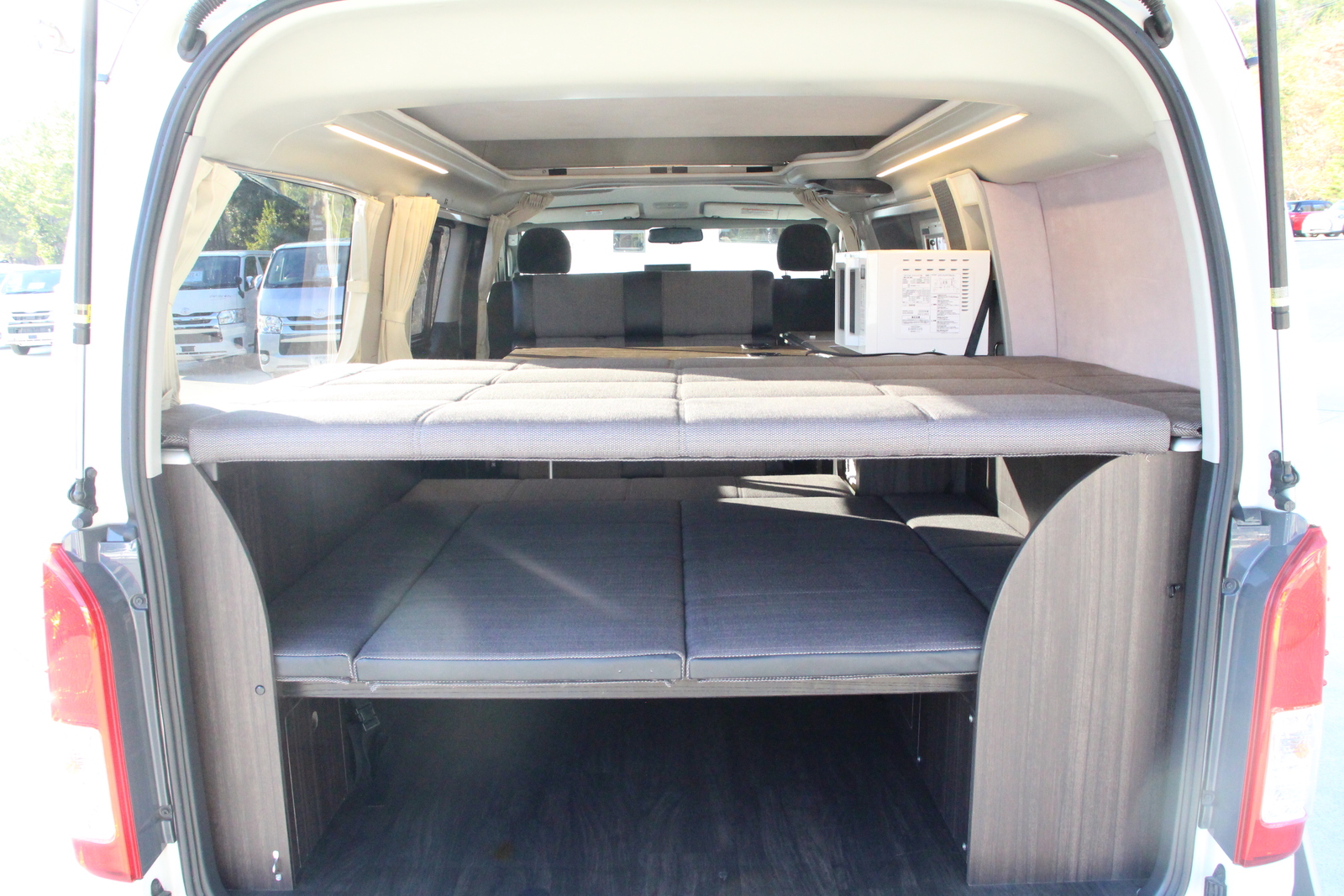 キャンピングカーバンコン