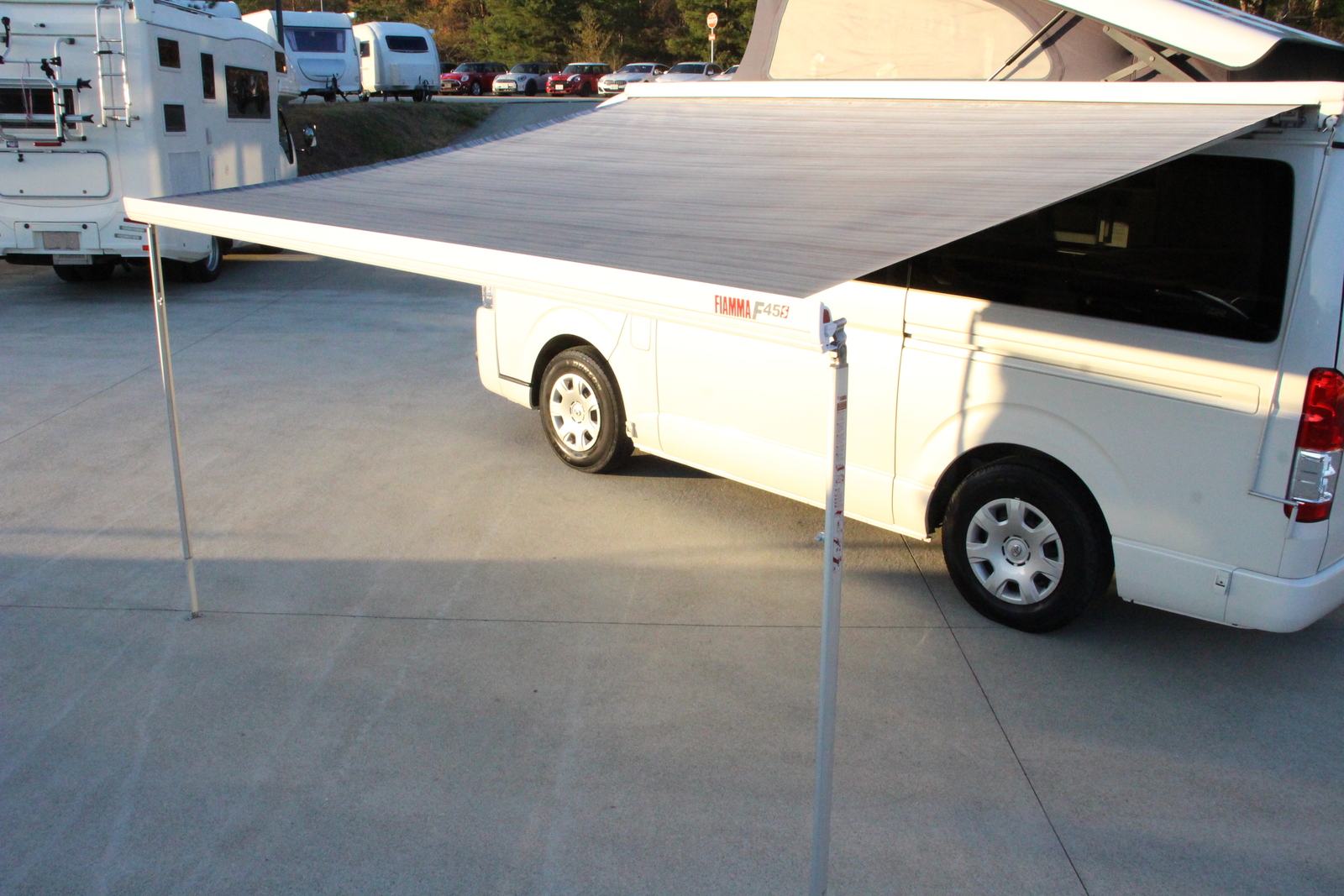 キャンピングカーバンコン