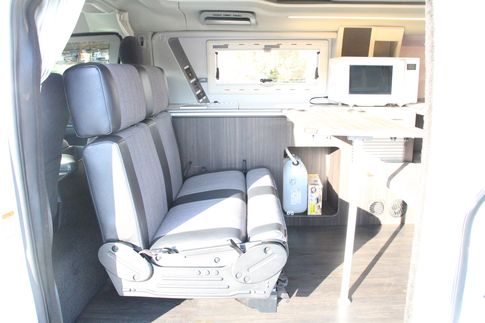 キャンピングカーバンコン