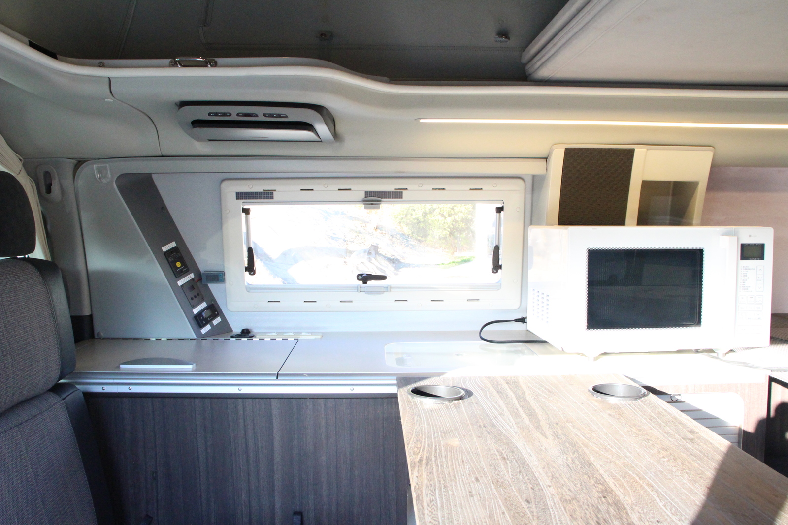 キャンピングカーバンコン