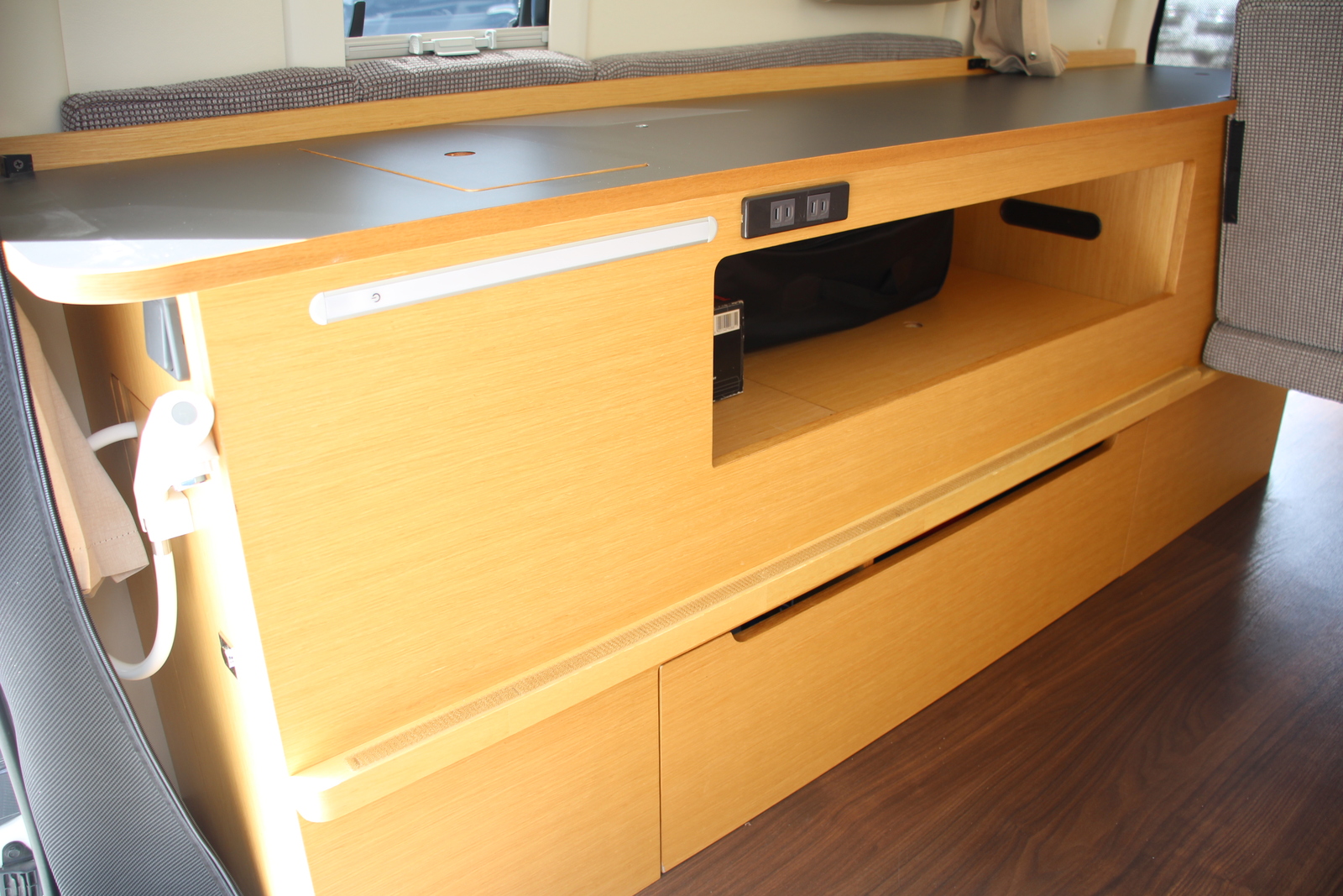 キャンピングカーバンコン