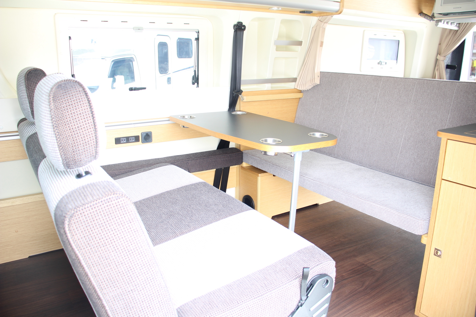 キャンピングカーバンコン