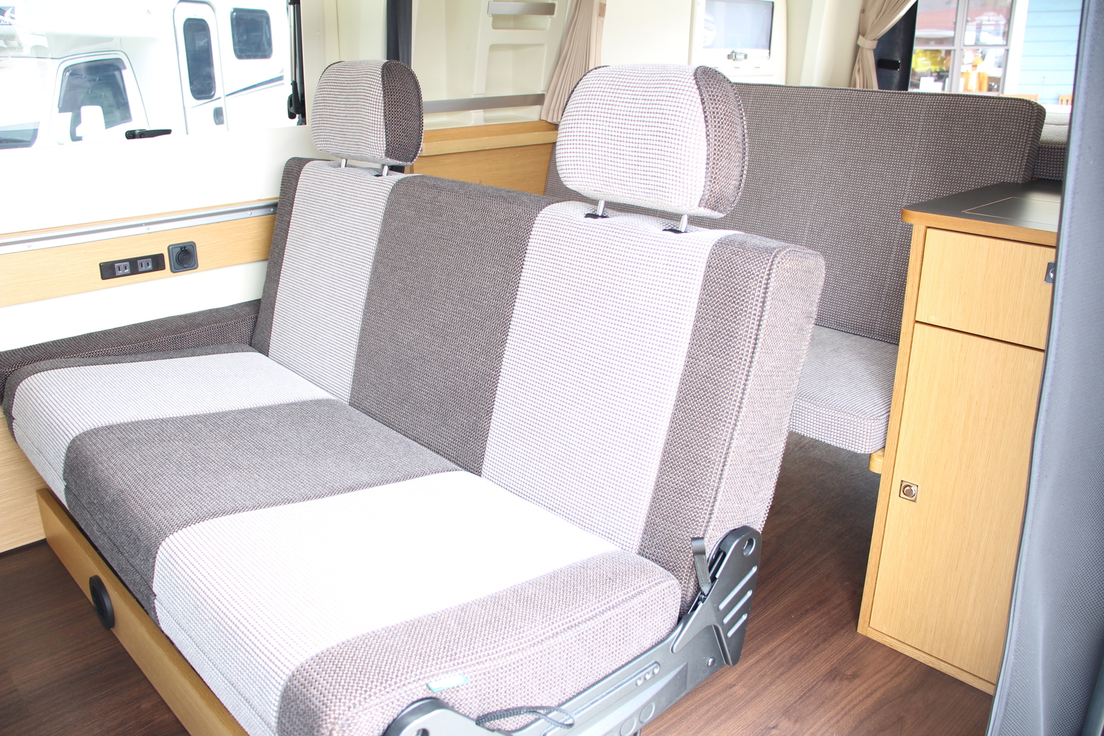 キャンピングカーバンコン