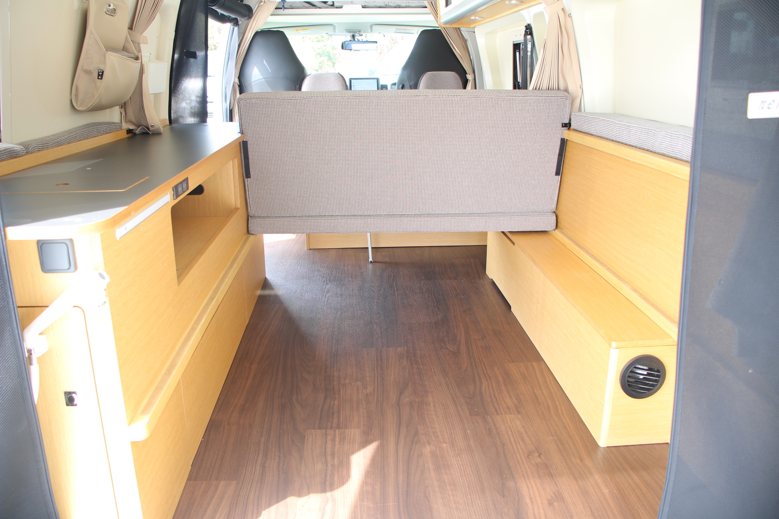 キャンピングカーバンコン