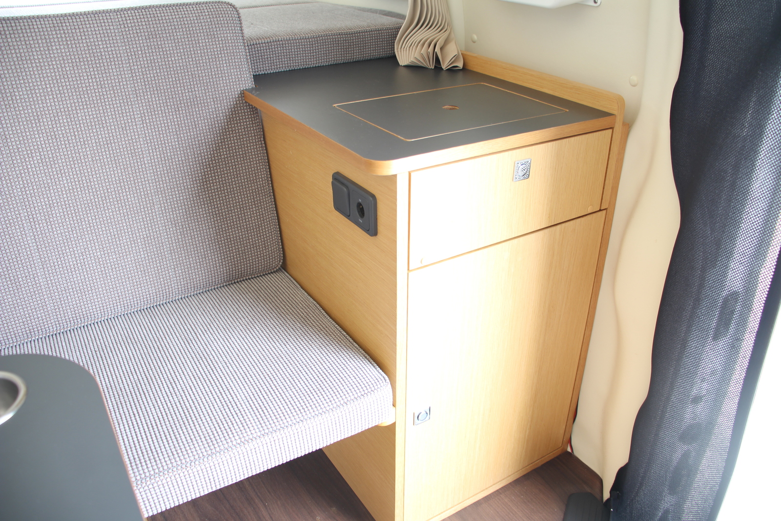 キャンピングカーバンコン