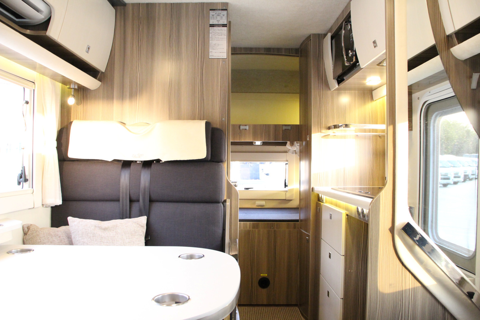 キャンピングカーキャブコン