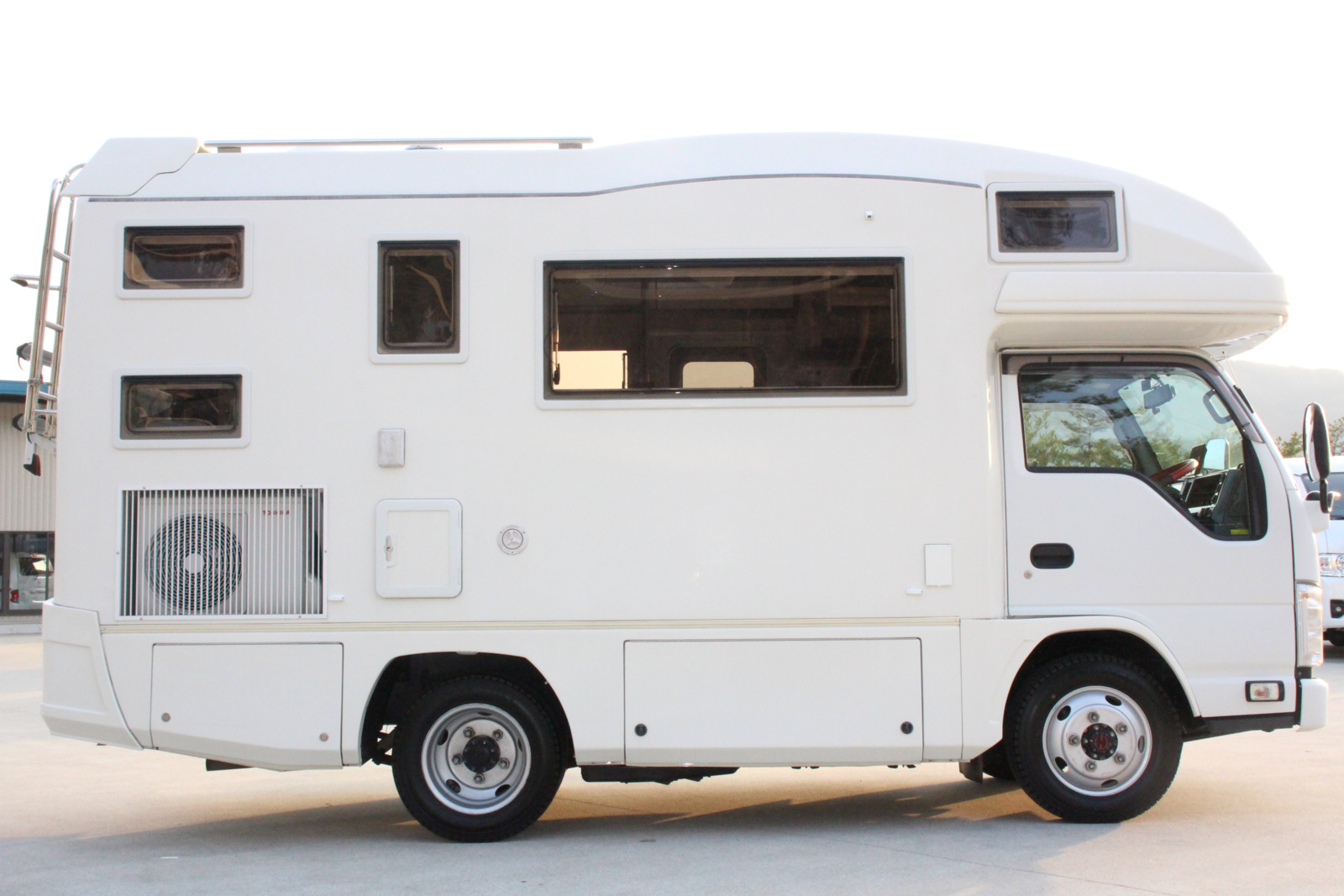 キャンピングカーキャブコン