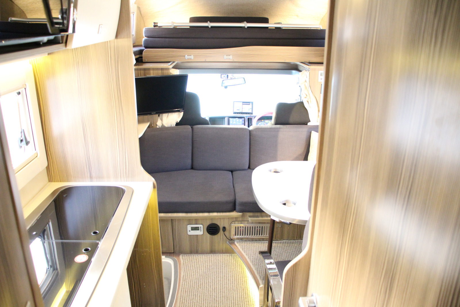 キャンピングカーキャブコン