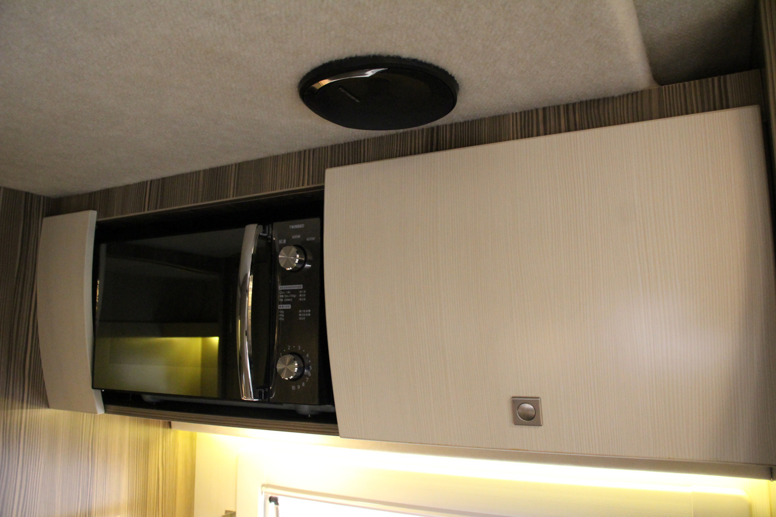 キャンピングカーキャブコン