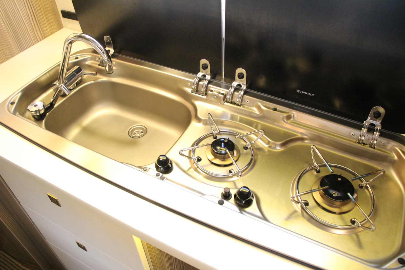 キャンピングカーキャブコン